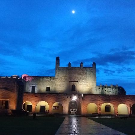 Departamento Sol Y Luna Valladolid  Extérieur photo